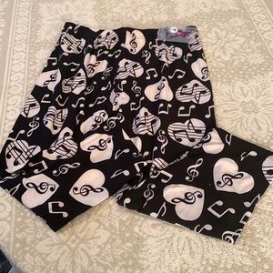 Buskin’s “Love Notes” Kids Leggings